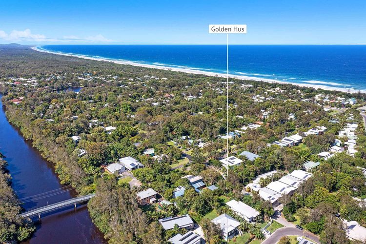 Golden Hus – spacious South Golden Beach home