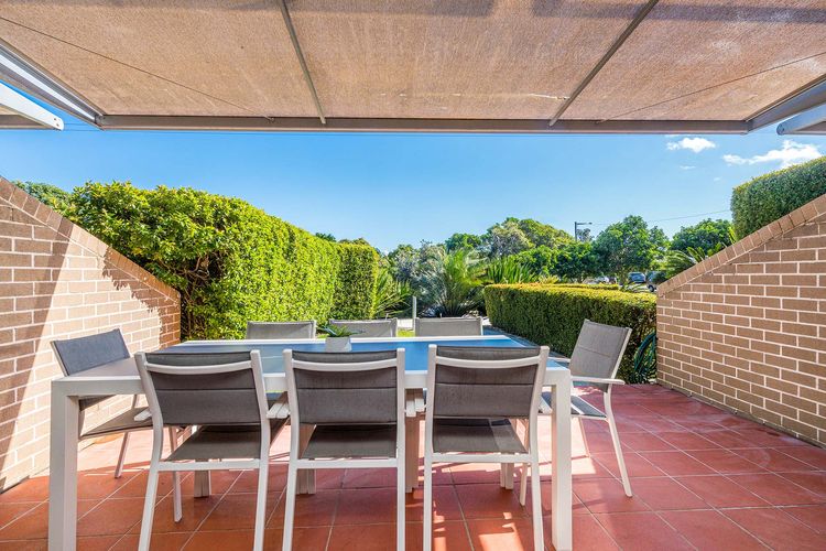 4 James Cook Apartments – renovated beachside pad