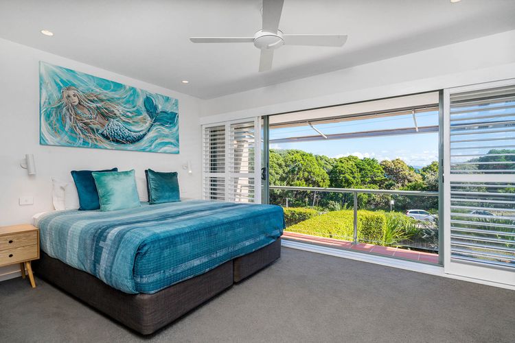 4 James Cook Apartments – renovated beachside pad