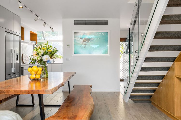 4 James Cook Apartments – renovated beachside pad