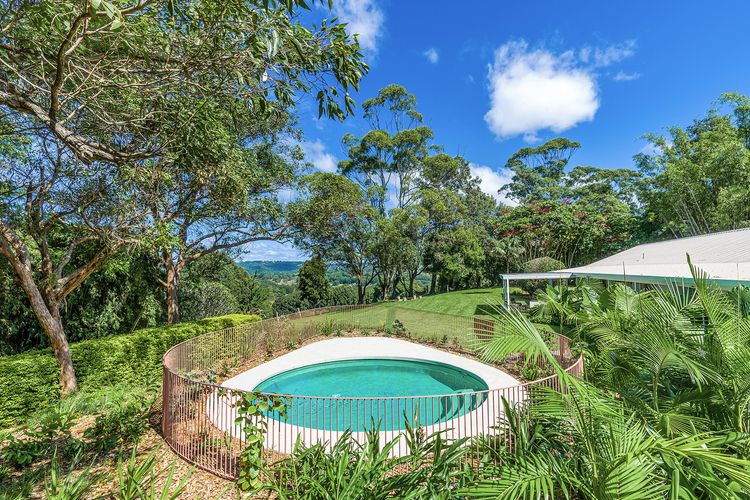 Hidden Byron – designer hinterland oasis with pool, fireplace and firepit