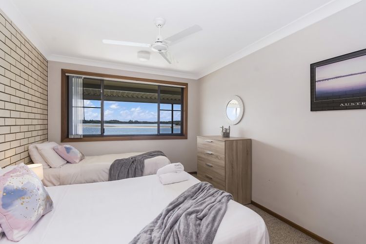 Peninsula Court 6