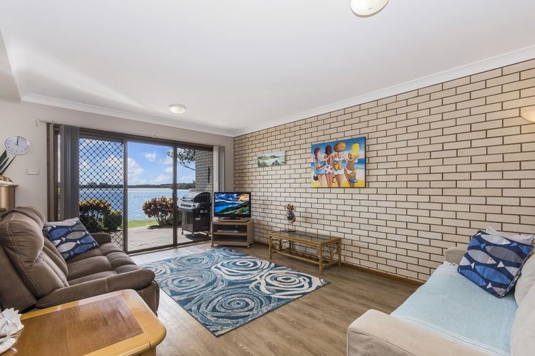 Peninsula Court 6