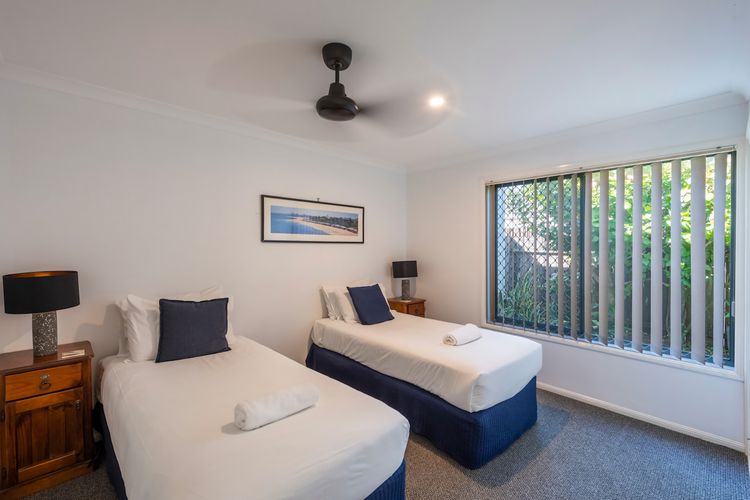 32 Beachside Way