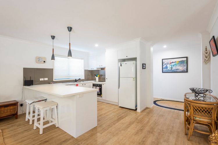 32 Beachside Way