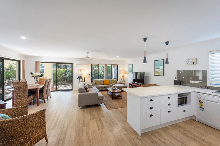 32 Beachside Way