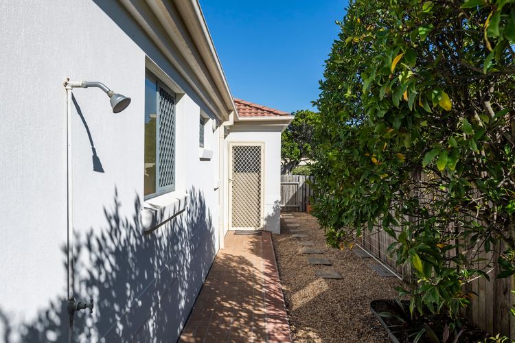 32 Beachside Way