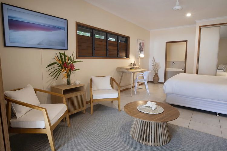 Latitude 17 Suite 1