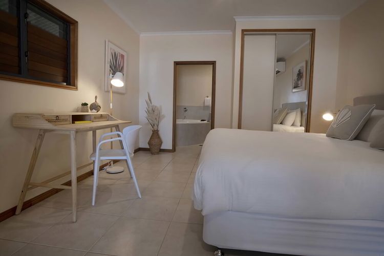 Latitude 17 Suite 1