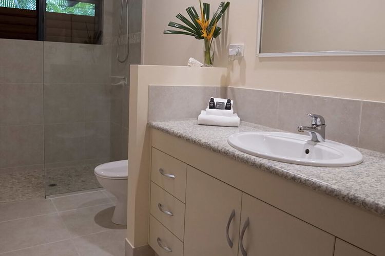 Latitude 17 Suite 2