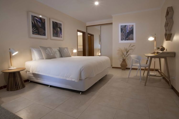 Latitude 17 Suite 2