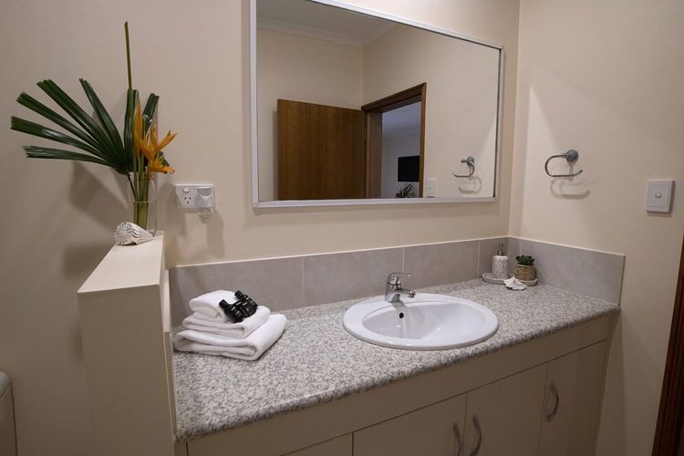 Latitude 17 Suite 2