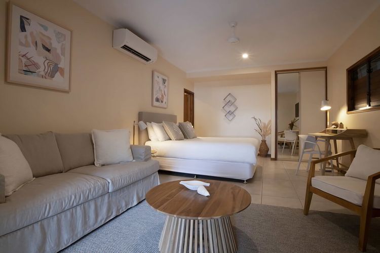 Latitude 17 Suite 3
