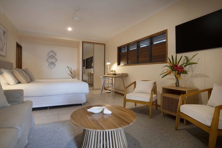 Latitude 17 Suite 3