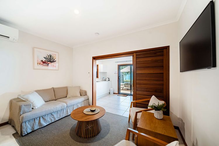 Latitude 17 Suite 3