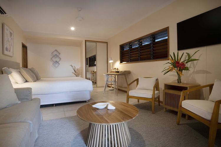 Latitude 17 Suite 3