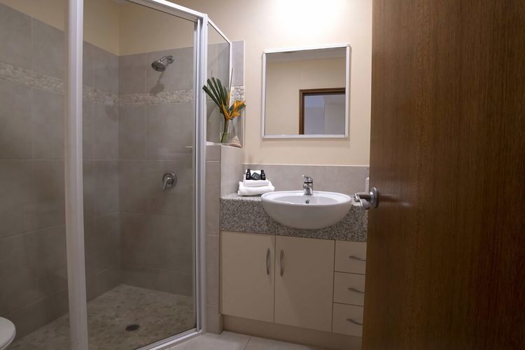 Latitude 17 Suite 3