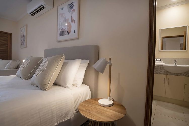 Latitude 17 Suite 3
