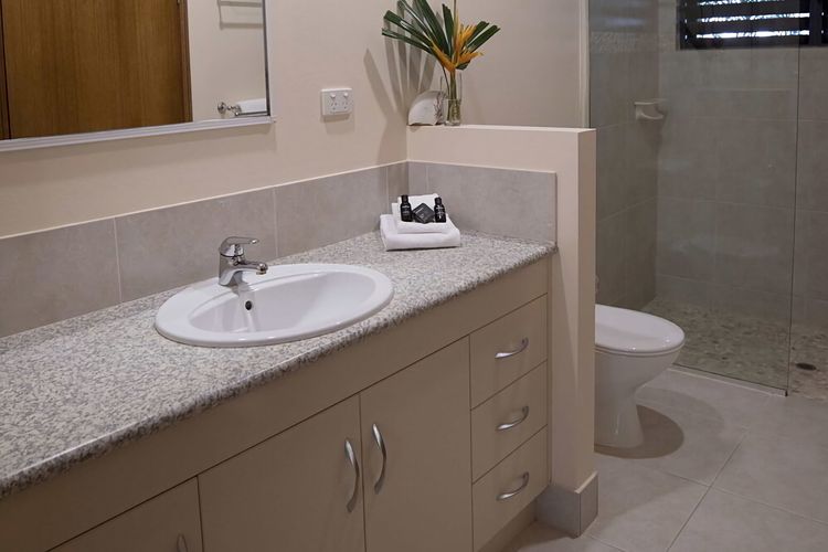Latitude 17 Suite 4