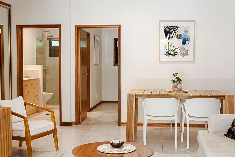 Latitude 17 Suite 4
