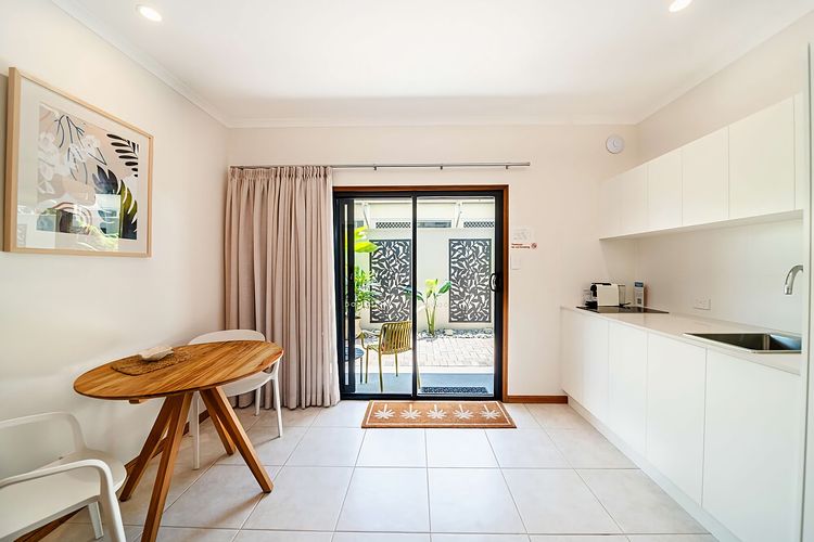 Latitude 17 Suite 4