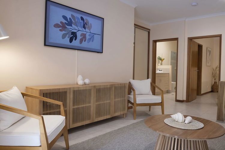 Latitude 17 Suite 4
