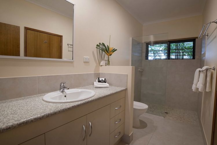 Latitude 17 Suite 4