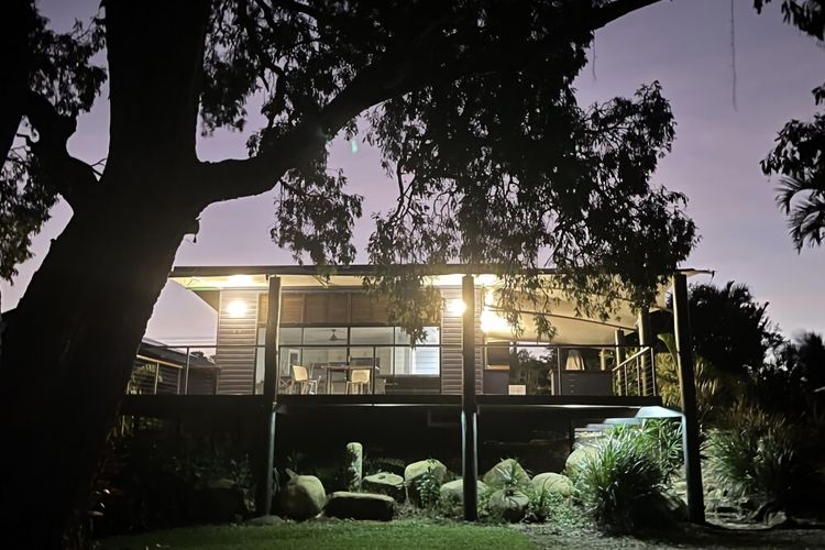 Sully s Beach House