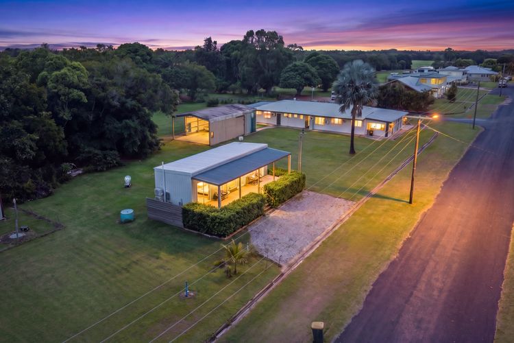 The Beach House – Tully Heads