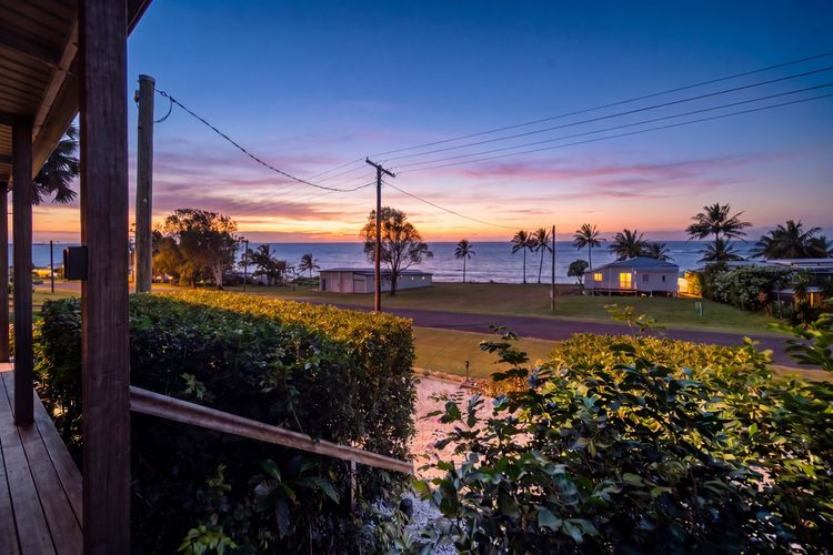 The Beach House – Tully Heads