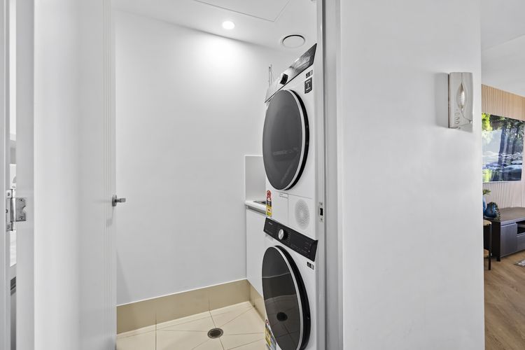Fully equipped laundry