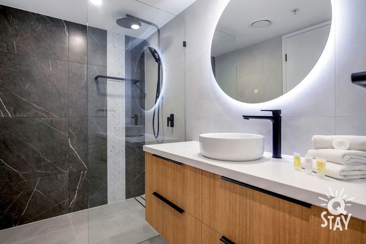 Chevron Renaissance 3 Bedroom Executive Sub Penthouse