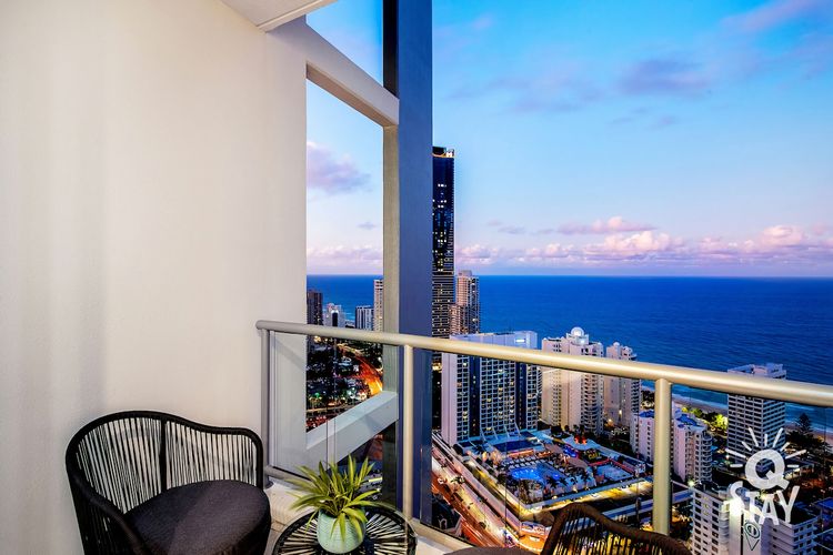 Chevron Renaissance 3383 – 3 Bedroom Executive Sub Penthouse