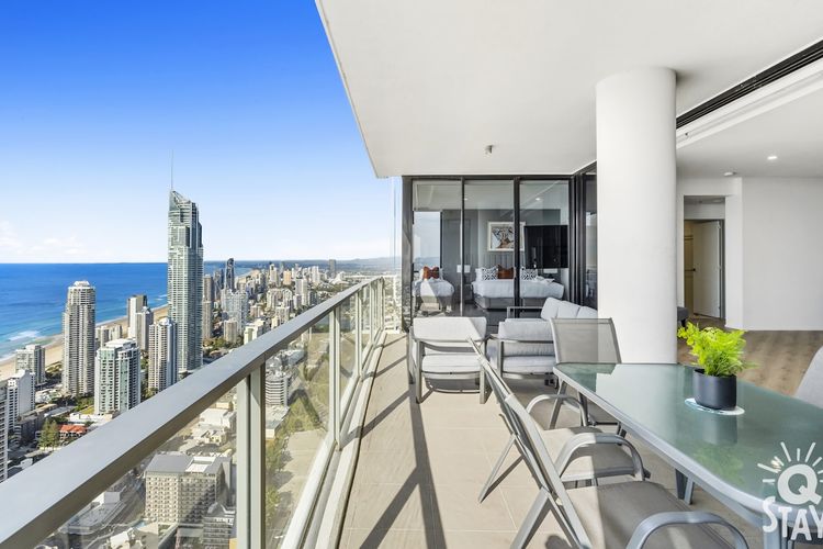 Circle on Cavill 4 Bedroom Stunning Sub Penthouse
