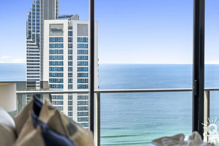 Circle on Cavill 4 Bedroom Stunning Sub Penthouse