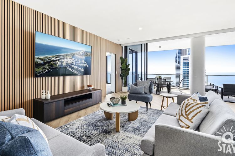 Circle on Cavill 4 Bedroom Stunning Sub Penthouse