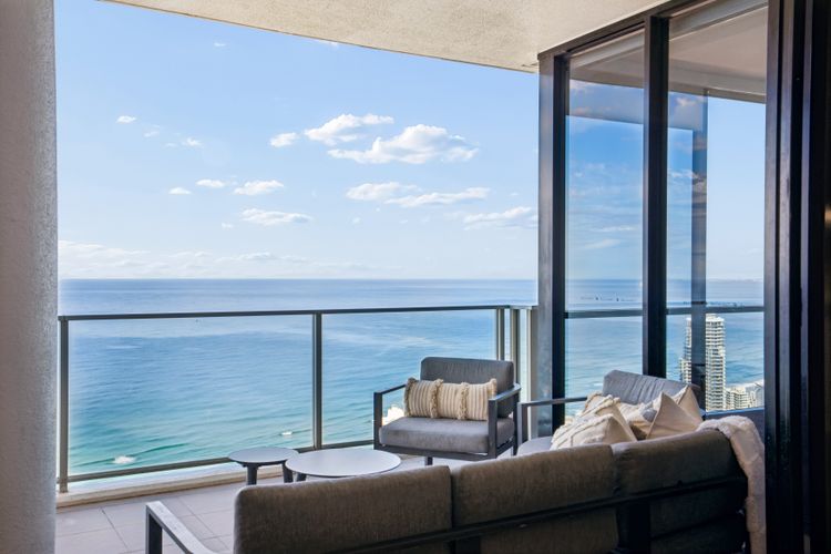 Circle on Cavill 4 Bedroom Stunning Sub Penthouse