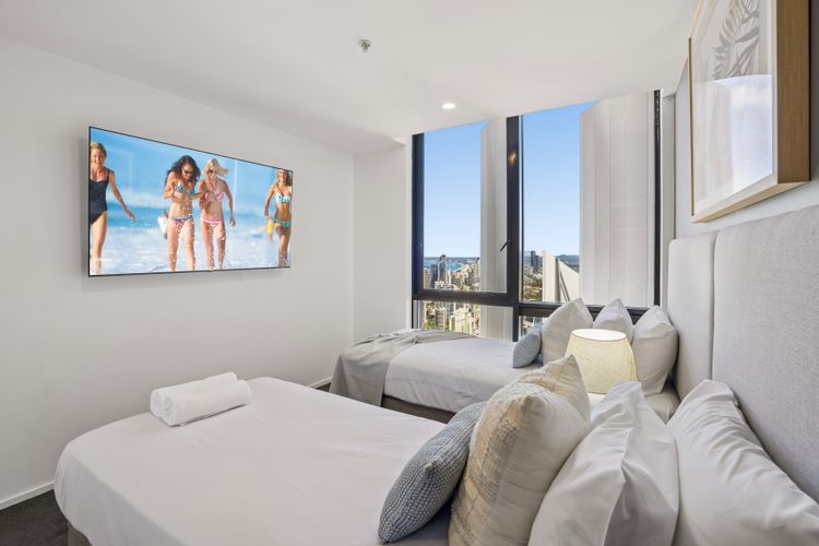 Circle on Cavill 4 Bedroom Stunning Sub Penthouse