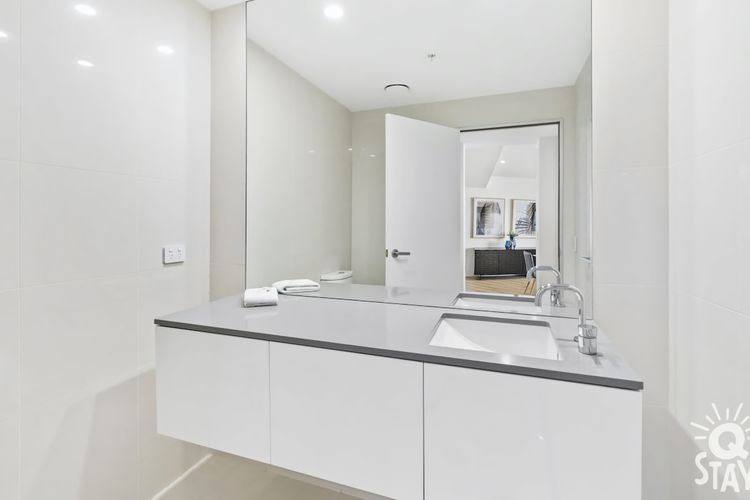 Circle on Cavill 4 Bedroom Stunning Sub Penthouse