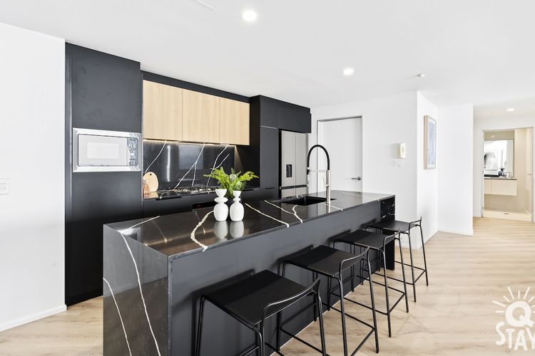 Circle on Cavill 4 Bedroom Stunning Sub Penthouse