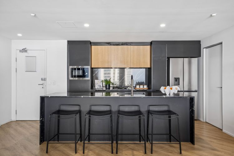 Circle on Cavill 4 Bedroom Stunning Sub Penthouse
