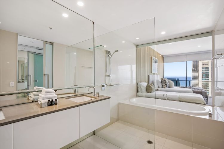 Circle on Cavill 4 Bedroom Stunning Sub Penthouse
