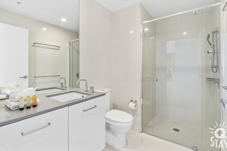Circle on Cavill 4 Bedroom Stunning Sub Penthouse