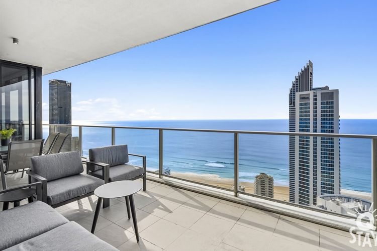 Circle on Cavill 4 Bedroom Stunning Sub Penthouse