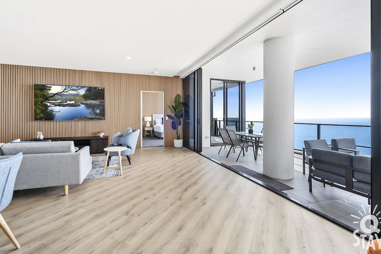 Circle on Cavill 4 Bedroom Stunning Sub Penthouse