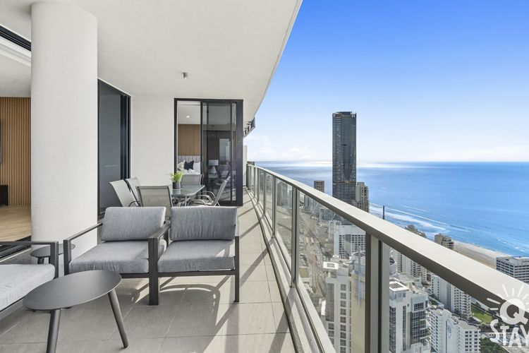 Circle on Cavill 4 Bedroom Stunning Sub Penthouse