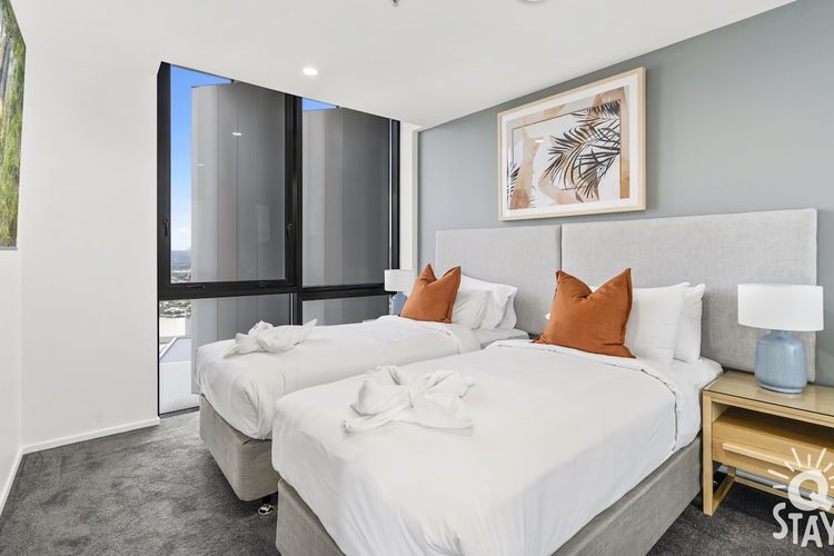 Circle on Cavill 4 Bedroom Stunning Sub Penthouse