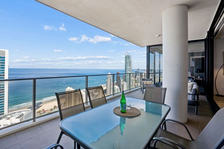 Circle on Cavill 4 Bedroom Stunning Sub Penthouse