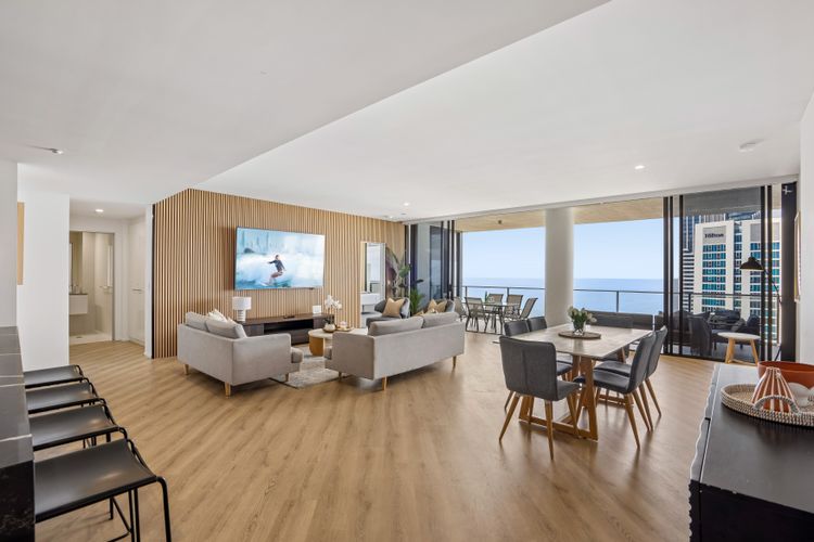 Circle on Cavill 4 Bedroom Stunning Sub Penthouse