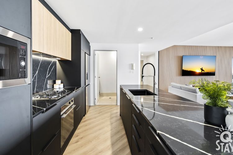 Circle on Cavill 4 Bedroom Stunning Sub Penthouse